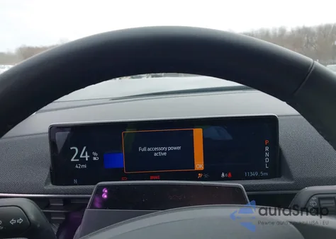 2024 Ford Mustang Mach-E Select z USA, uszkodzony, nr VIN 3FMTK1R45RMA16476